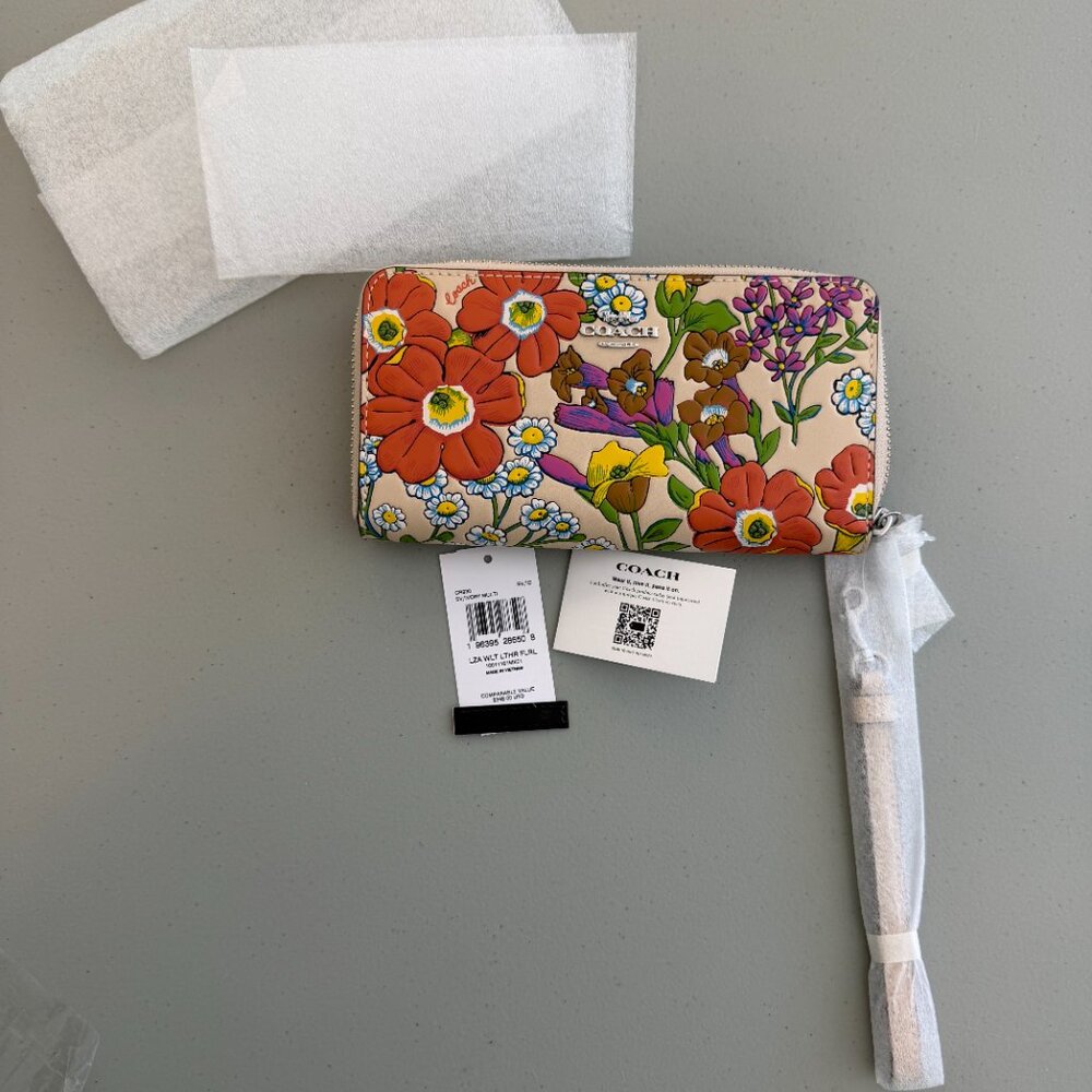 NWT Coach LZA Floral Embossed Leather Zip Wallet - Picture 5 of 13